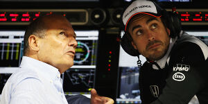 Foto zur News: Wegen Alonso-Startverbot: Ron Dennis sauer auf die FIA