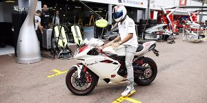 Foto zur News: Lewis Hamilton: Wird der Traum vom MotoGP-Test wahr?