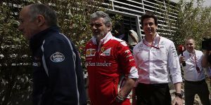 Foto zur News: Formel-1-Live-Ticker: Toto Wolff lacht über Arrivabene