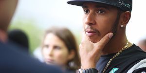 Foto zur News: Lewis Hamiltons Appell an die Fans: &quot;Bitte vertraut