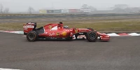 Foto zur News: Giovinazzi testet alten Ferrari: &quot;Wundervolles Gefühl&quot;