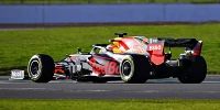 Foto zur News: Erste Runden im Red Bull RB16: Verstappen-Shakedown in Silverstone
