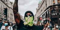 Foto zur News: BlackLivesMatter-Demo: Jetzt geht Lewis Hamilton selbst auf die Straße