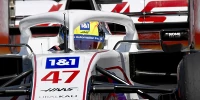 Foto zur News: Ferrari mit Entwicklung von Mick Schumacher zufrieden