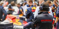 Foto zur News: Verstappen-Crashmotor könnte noch zu Trainingseinsätzen kommen