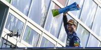 Foto zur News: Daniel Ricciardo: Monza-Pokal neben letzter Senna-Trophäe