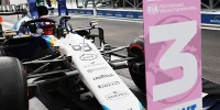 Foto zur News: Sensationsquali von George Russell: Auf Slicks in der Boxengasse &quot;fast gecrasht&quot;