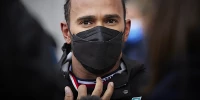 Foto zur News: Lewis Hamilton findet Fehler &quot;peinlich&quot;: Spürt jetzt er den Druck?