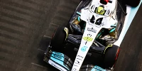 Foto zur News: Lewis Hamilton: Mit dem iPad am Design der Startnummer gebastelt