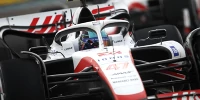 Foto zur News: Crash in den Punkterängen: So reagieren Schumacher und Vettel!