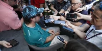 Foto zur News: Fernando Alonso mit Tapeverband: &quot;Miami ist nicht unsere beste Strecke&quot;