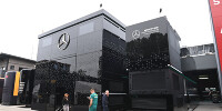 Foto zur News: Mercedes-Logistik in der Europa-Saison mit 100 Prozent Bio-Kraftstoff