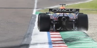 Foto zur News: Max Verstappen: Imola-Update hat nicht viel Rundenzeit gebracht, aber ...