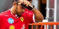 Foto zur News: Nur Platz zwölf in Baku: Lewis Hamilton macht Ferrari Vorwürfe!
