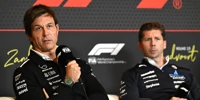 Foto zur News: Mercedes-Teamchef Wolff macht Williams nach Baku-Podium ein freches Geschenk