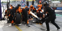 Foto zur News: McLaren: Neue Boxenstopp-Hardware kommt erst 2026