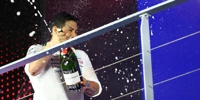 Foto zur News: Petronas-CEO entschuldigt sich nach Siegesfeier beim Singapur-Grand-Prix