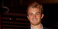 Foto zur News: Bandini-Trophäe an Rosberg übergeben