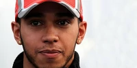 Foto zur News: Brundle: Lewis muss sein Umfeld ordnen