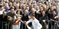 Foto zur News: Rosberg und Schumacher zu Besuch im "Ländle"