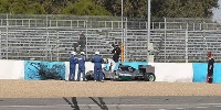 Foto zur News: Mercedes: Ein Unfall beendet positiven Testbeginn