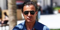 Foto zur News: Alesi bei "Schumi" im Krankenhaus: "Familie ist erleichtert"