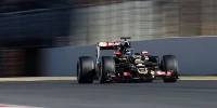 Foto zur News: Formel-1-Tests 2015 Barcelona: Lotus bellt, Mercedes beißt