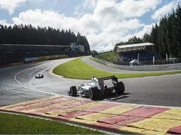 Foto zur News: Überraschungen in Spa: Erste McLaren-Pole für Button