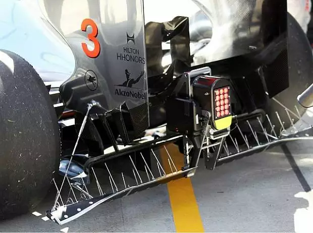 Foto zur News: McLaren gibt den Ton an: Button vor Hamilton