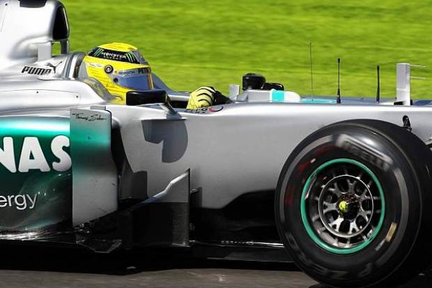 Foto zur News: McLaren gibt den Ton an: Button vor Hamilton