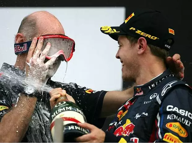 Foto zur News: WM-Führung: Vettel siegt im "Gangnam-Style"