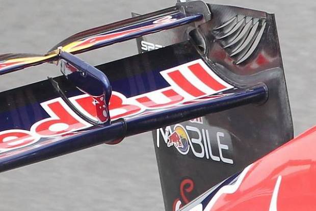Foto zur News: Lowe: Red Bull nicht nur dank Doppel-DRS vorn