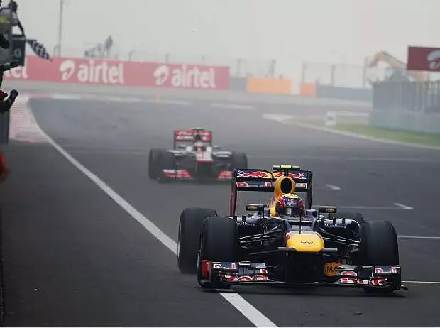 Foto zur News: Vettel dominiert in Indien: Sieg vor Alonso