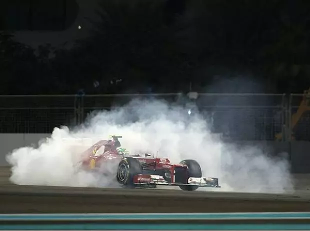 Foto zur News: Thriller in Abu Dhabi: Räikkönen ringt Alonso nieder