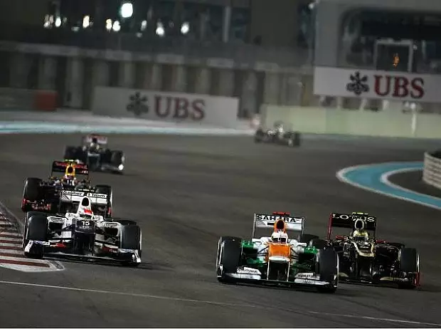 Foto zur News: Thriller in Abu Dhabi: Räikkönen ringt Alonso nieder