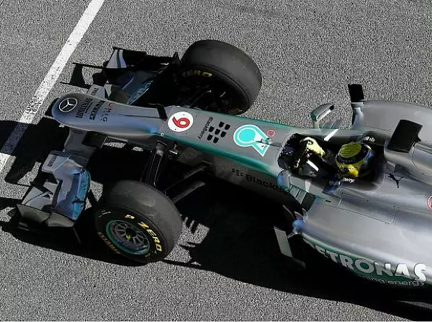 Foto zur News: Mercedes F1 W04: Der angespitzte Silberpfeil