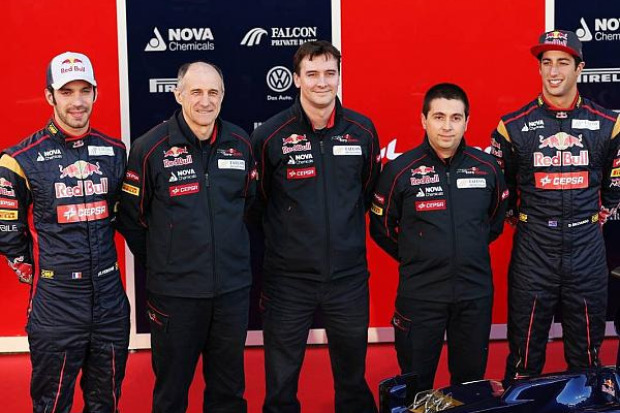Foto zur News: Toro Rosso zeigt den STR8: Kleiner Bulle ganz groß?