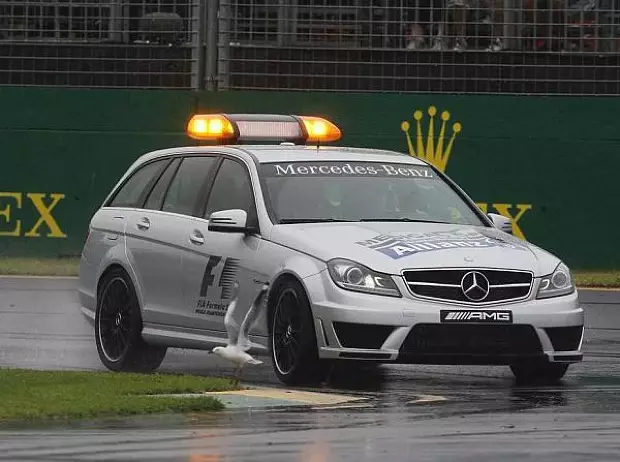 Foto zur News: Rutschpartie in Melbourne: Formel 1 an der Grenze
