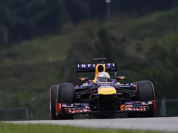 Foto zur News: Regen rettet Vettel: Pole-Position in Malaysia