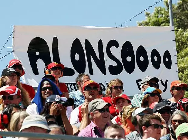 Foto zur News: Alonso bejubelt emotionalen Heimsieg