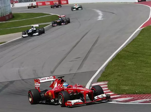 Foto zur News: Vettel erobert Montreal: Sieg vor Alonso