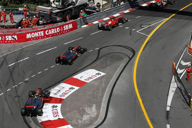 Foto zur News: Perez über Monaco-Crash: "Whiting sagt, es war Kimis Fehler"