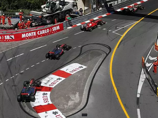 Foto zur News: Perez über Monaco-Crash: "Whiting sagt, es war Kimis Fehler"