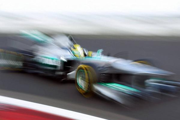 Foto zur News: Nürburgring: Hamilton vor Vettel auf Pole