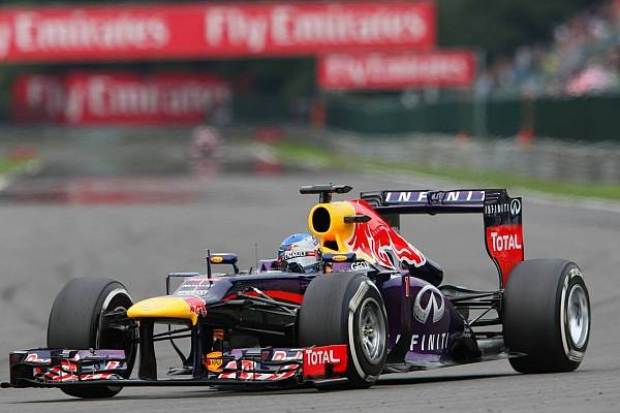 Foto zur News: Mercedes' starker Saisonstart: Wolffs Dank an Newey & Vettel