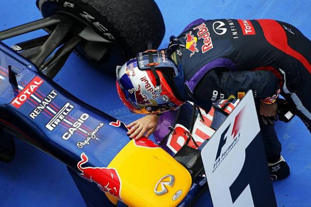 Foto zur News: Vettel in der WM fast durch: Vierter Sieg in Serie!