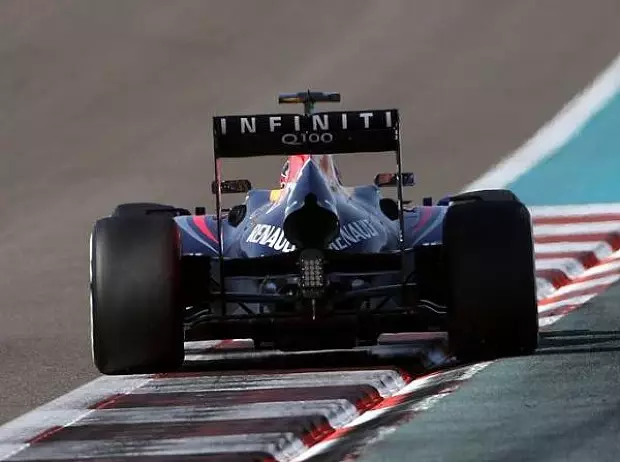 Foto zur News: Webber auf Wolke sieben, Vettel ärgert sich
