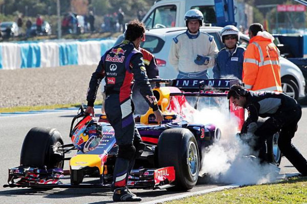 Foto zur News: Red Bull RB10: Der Bulle lahmt gewaltig