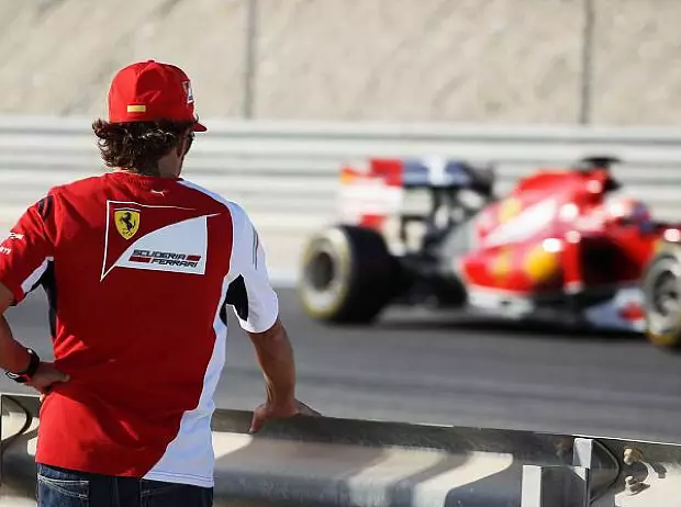 Foto zur News: Ferrari: Räikkönen rästelt weiter, wo man steht