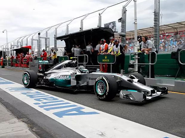 Foto zur News: Pole in Melbourne: Hamilton bestätigt Favoritenrolle